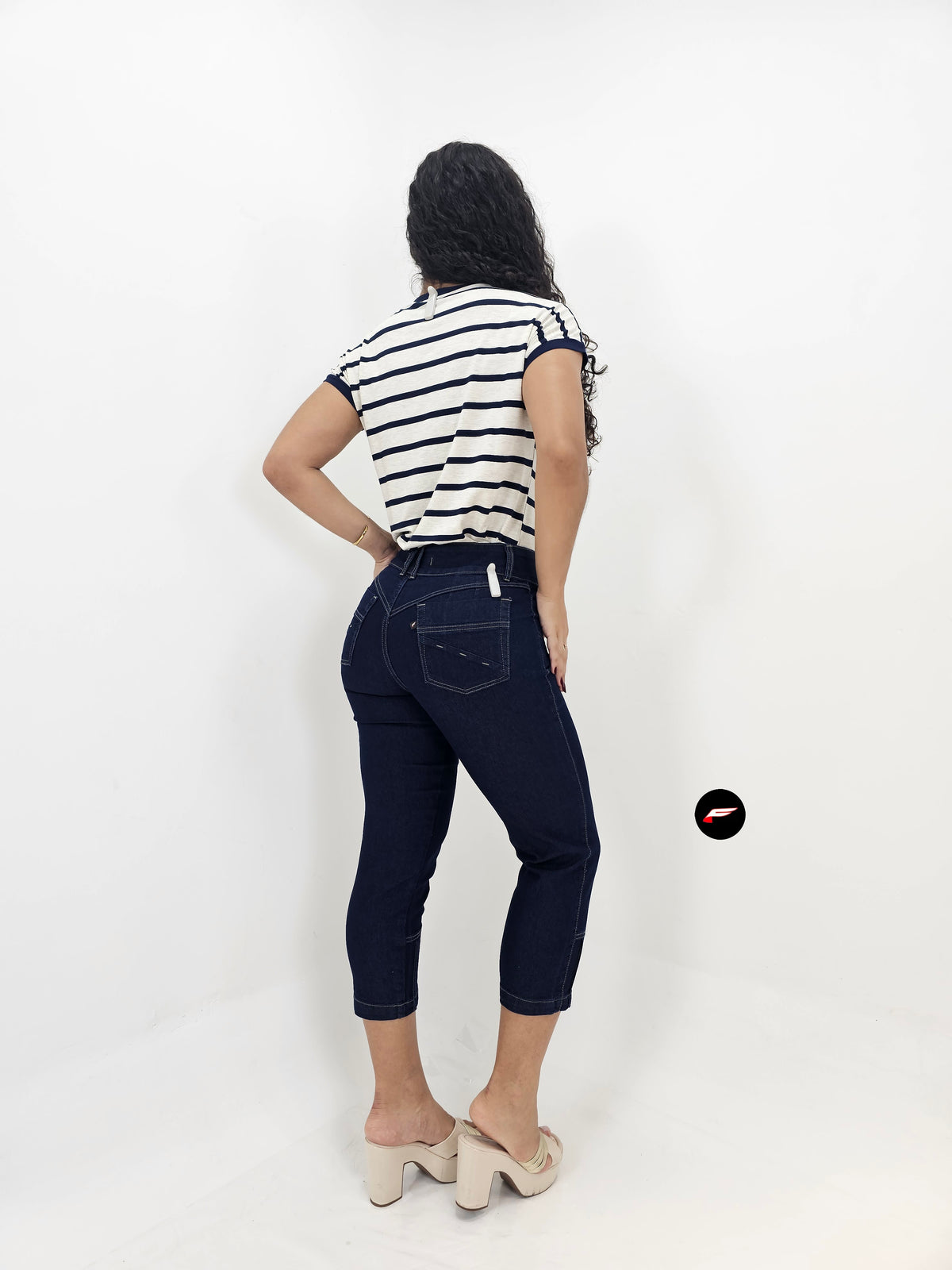 CALÇA FEMININA CAPRI JEANS ESCURO 619401